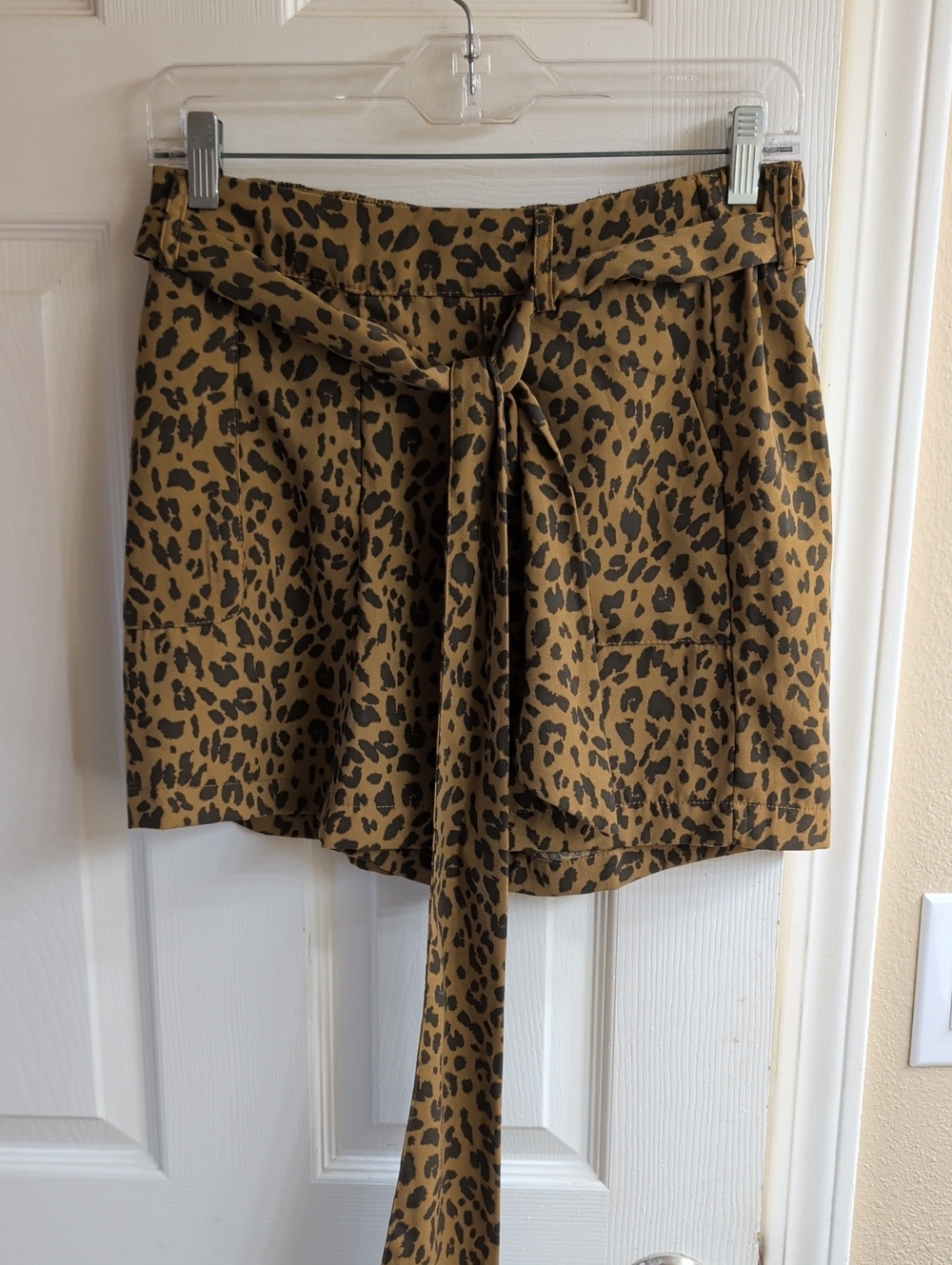 Leopard Print Tie-Waist Tailored Shorts